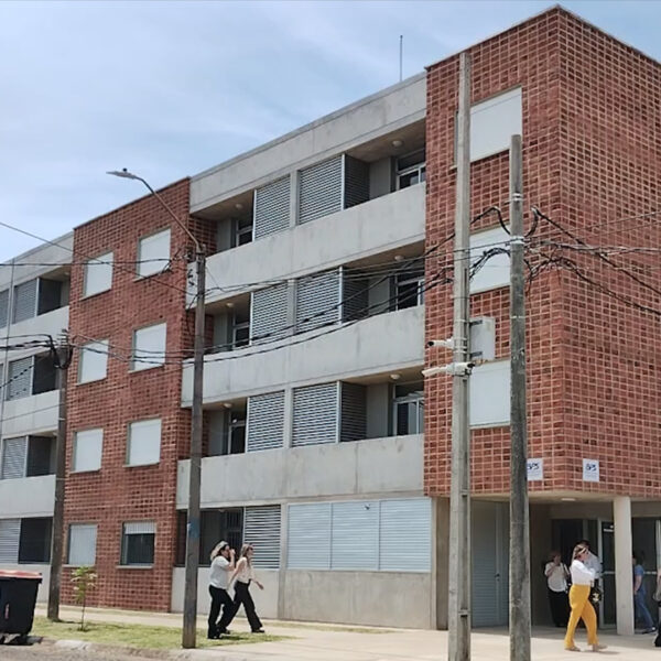 INAUGURAN NUEVO COMPLEJO DE VIVIENDASEN BARRIO SAN MIGUEL