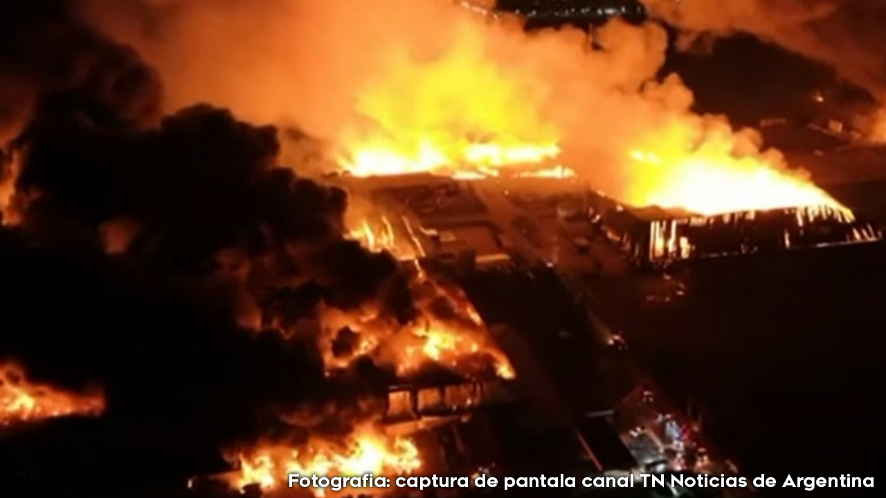 EXPLOSIÓN EN POLO INDUSTRIAL DEJA MÁS DE 20 HERIDOS