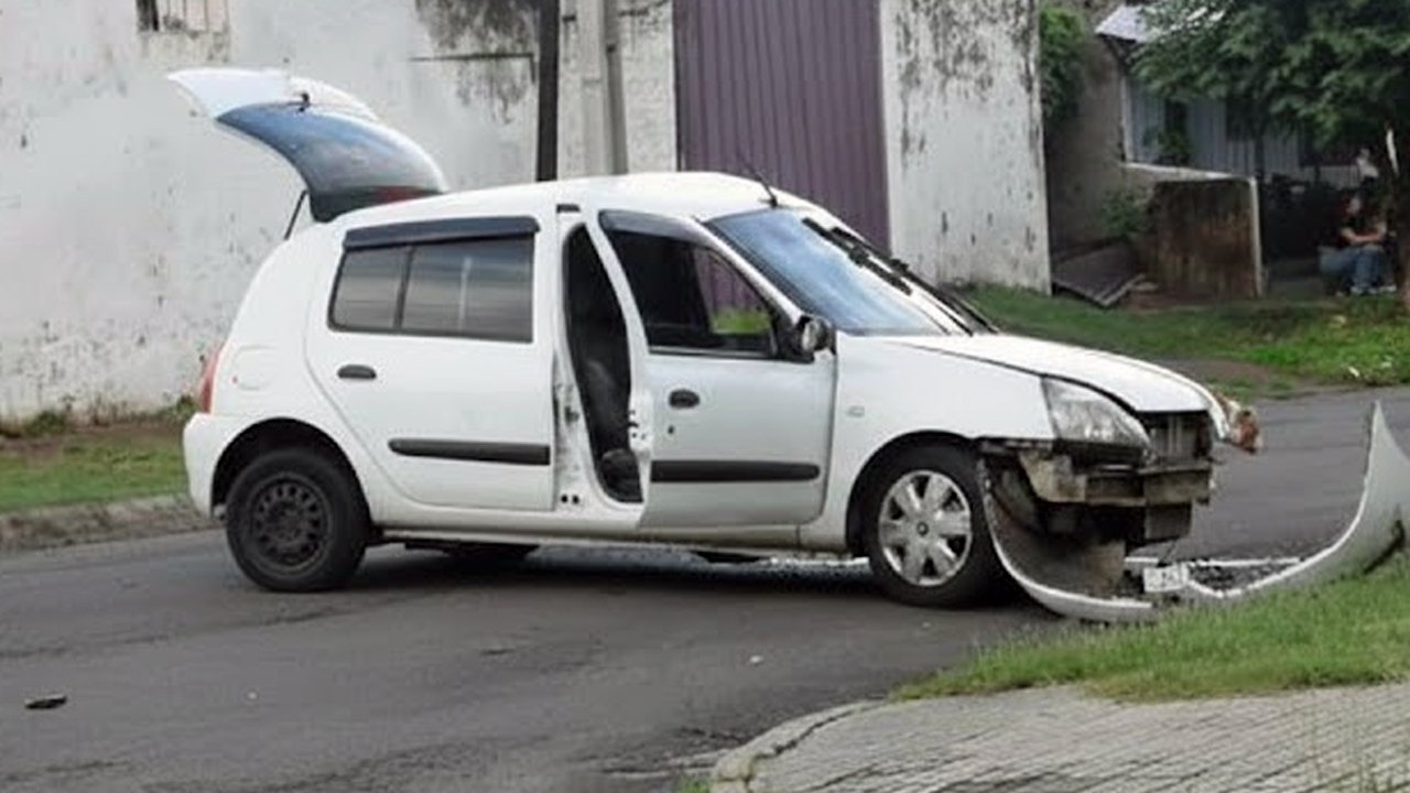 MUERE AUTOMOVILISTA AL CHOCAR CONTRA UNA COLUMNA