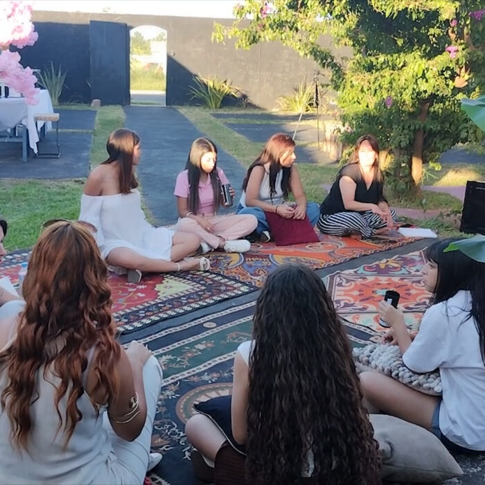 CATALINA INA IMPULSA EL TALENTO LOCAL CON CURSO DE MODELAJE