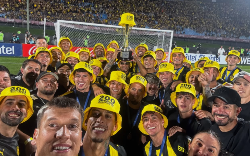 PEÑAROL GANÓ LA SUPERCOPA EN PENALES