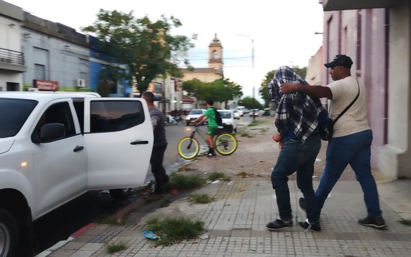 CONTROL DE DETENCIÓN POR FEMICIDIO: R.A.DS.N. DIJO QUE LA POLICÍA NO LE DIO AGUA Y QUE LO REVISARON BRUSCAMENTE