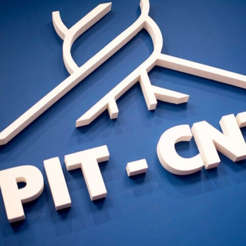 PIT-CNT RECHAZA VISITA DE ORSI A PORTAAVIONES