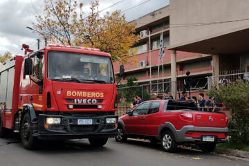 PRINCIPIO DE INCENDIO OBLIGÓ EVACUAR EL LICEO 4