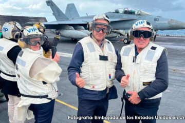 ORSI VISITÓ EL PORTAAVIONES USS NIMITZ