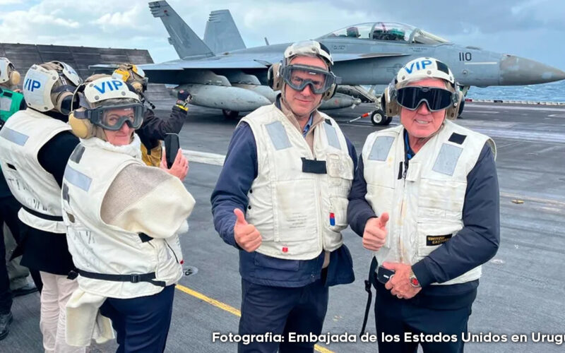 ORSI VISITÓ EL PORTAAVIONES USS NIMITZ