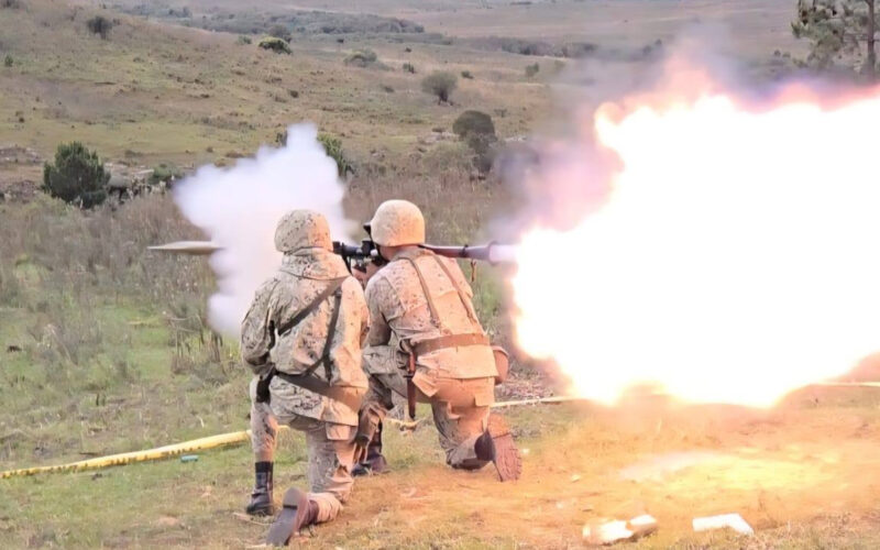 MILITARES DEL REGIMIENTO 10 EN MANIOBRAS ANUALES